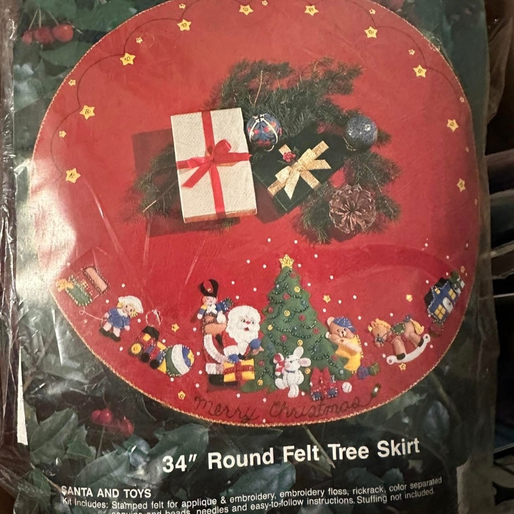 Bucilla Red and Green Holiday Tree Skirt Classic Decor